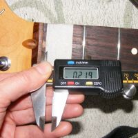 LSR roller nut fitting to a Strat&nbsp;&copy;&nbsp;2026&nbsp;Guitar Angel